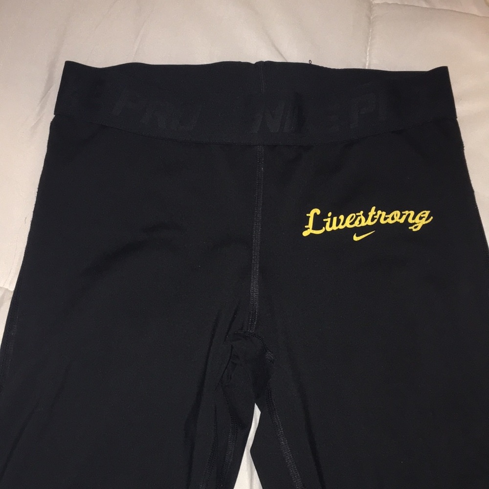 Nike crop athletic leggings